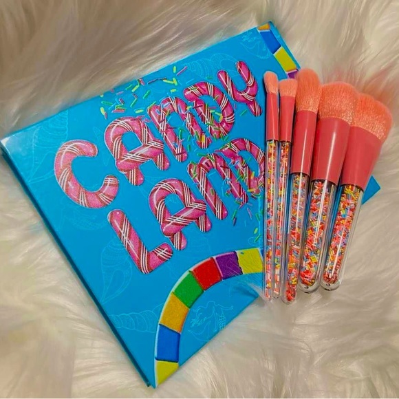 The Candyland Palette (brushes do come with palette) - Picture 1 of 2